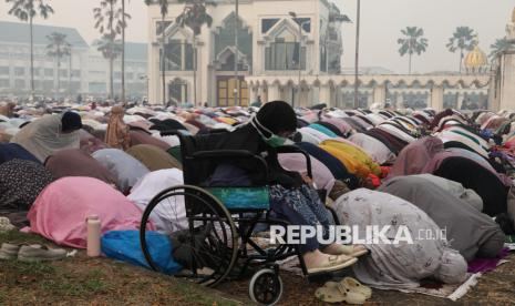 Ratusan Warga Makassar Gelar Sholat Istisqa