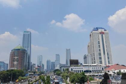 Senin, sebagian besar DKI bakal cerah berawan pada siang dan sore hari
