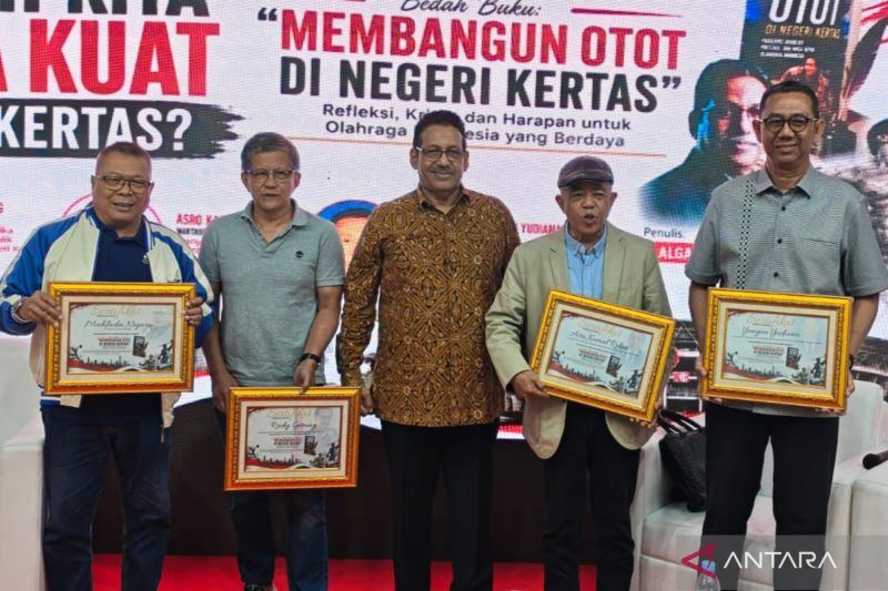 Algadri tawarkan lima solusi di buku "Membangun Otot di Negeri Kertas"