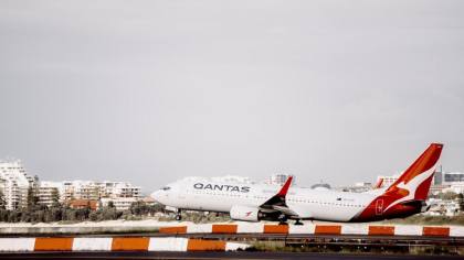 Pesawat Qantas Semburkan Api Usai Lepas Landas, Cara Kru Tangani Situasi Dipuji