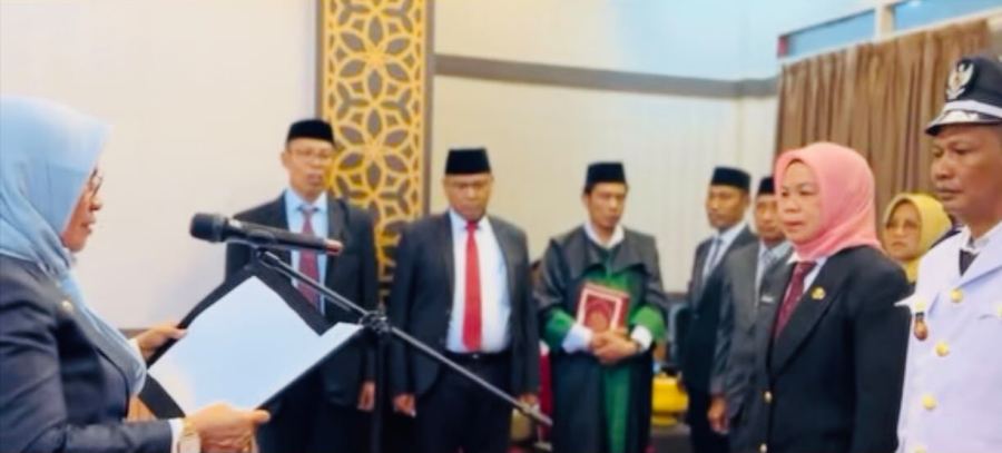 Wabup Wakatobi Lantik 2 Pejabat Administrator dan Pengawas