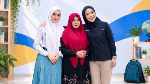 Uluran Tangan Penyambung Mimpi, Beasiswa PNM Jadi Jembatan Pendidikan Anak Nasabah Mekaar