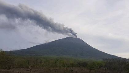 Gunung Ili Lewotolok Meletus Dua Kali, Kolom Abu Capai 700 Meter