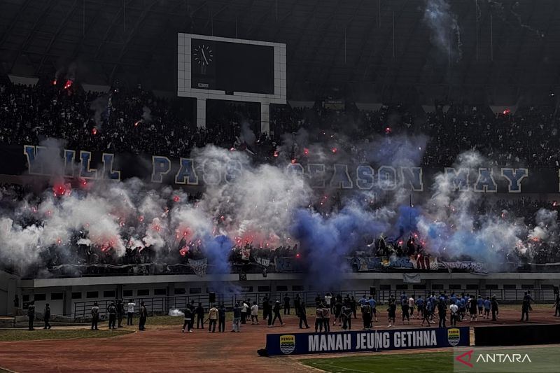 Bobotoh padati latihan Persib di GBLA untuk hadapi Persija