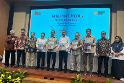 Kemenbud luncurkan 5 jilid buku sejarah Indonesia