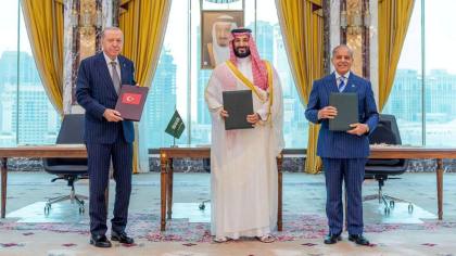 Turki, Saudi & Pakistan Gelar Pertemuan Perdana Pakta Makkah