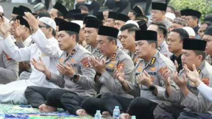 Ikhtiar Hadapi Musim Kemarau dan Ancaman Karhutla, Polda Sumsel Gelar Sholat Istisqo