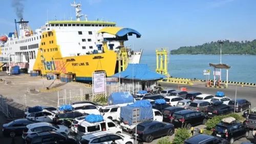 Sebaran Abu Vulkanik Anak Krakatau Meluas, 6 Bandara Ditutup