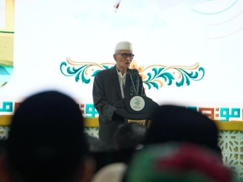 Kajian Hadits: Makna Berpegang Teguh pada Jamaah yang Disampaikan KH Miftahul Akhyar
