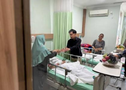 Gibran Jenguk Korban Keracunan MBG di Karo: Atas Nama Pemerintah, Saya Mohon Maaf Sebesar-besarnya