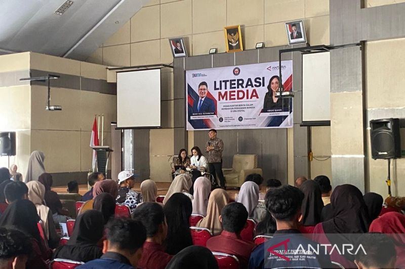 ANTARA beri literasi media mahasiswa UHO Kendari hadapi era digital
