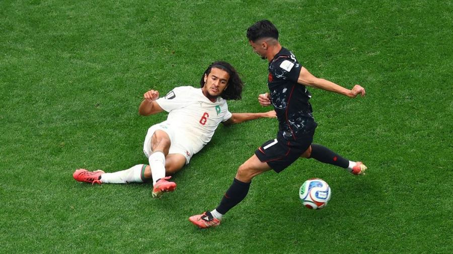 Profil Ayyoub Bouaddi, Eks Rekan Calvin Verdonk Berlabuh di Man City