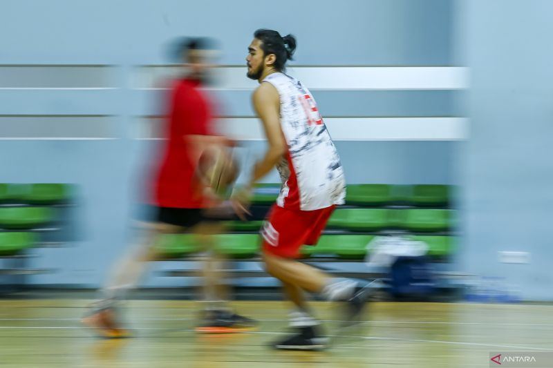 Reza Guntara nilai timnas bola basket Indonesia harus kerja ekstra