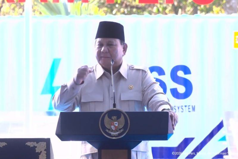 Prabowo janji beri penghargaan jika PLTS 100 GWp tuntas dua tahun
