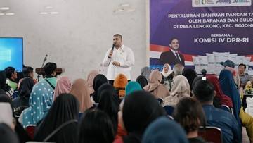 Rajiv Salurkan Bantuan Pangan di Bandung, Pastikan Program Tepat Sasaran