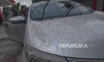 Abu Vulkanik Menempel di Mobil, Begini Cara Membersihkannya Agar tak Baret