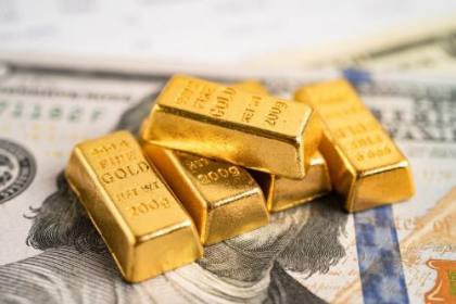Harga Emas Dekati Level Terendah 2 Pekan, Saham ARCI-HRTA Cs Tergelincir