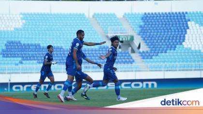 Arema FC Latihan Mandiri di Mini Soccer Parepare Jelang Lawan PSM Makassar