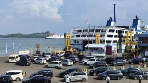 Penyeberangan Masih Dilakukan, Kemenhub Imbau Kapal Harus Berada di Luar 3 Km dari Gunung Anak Krakatau