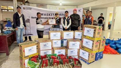 Waskita Karya Salurkan Bantuan ke Warga Terdampak Gempa di NTT